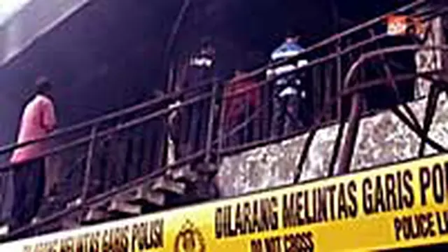 Polisi Olah TKP Kebakaran Pasar Turi