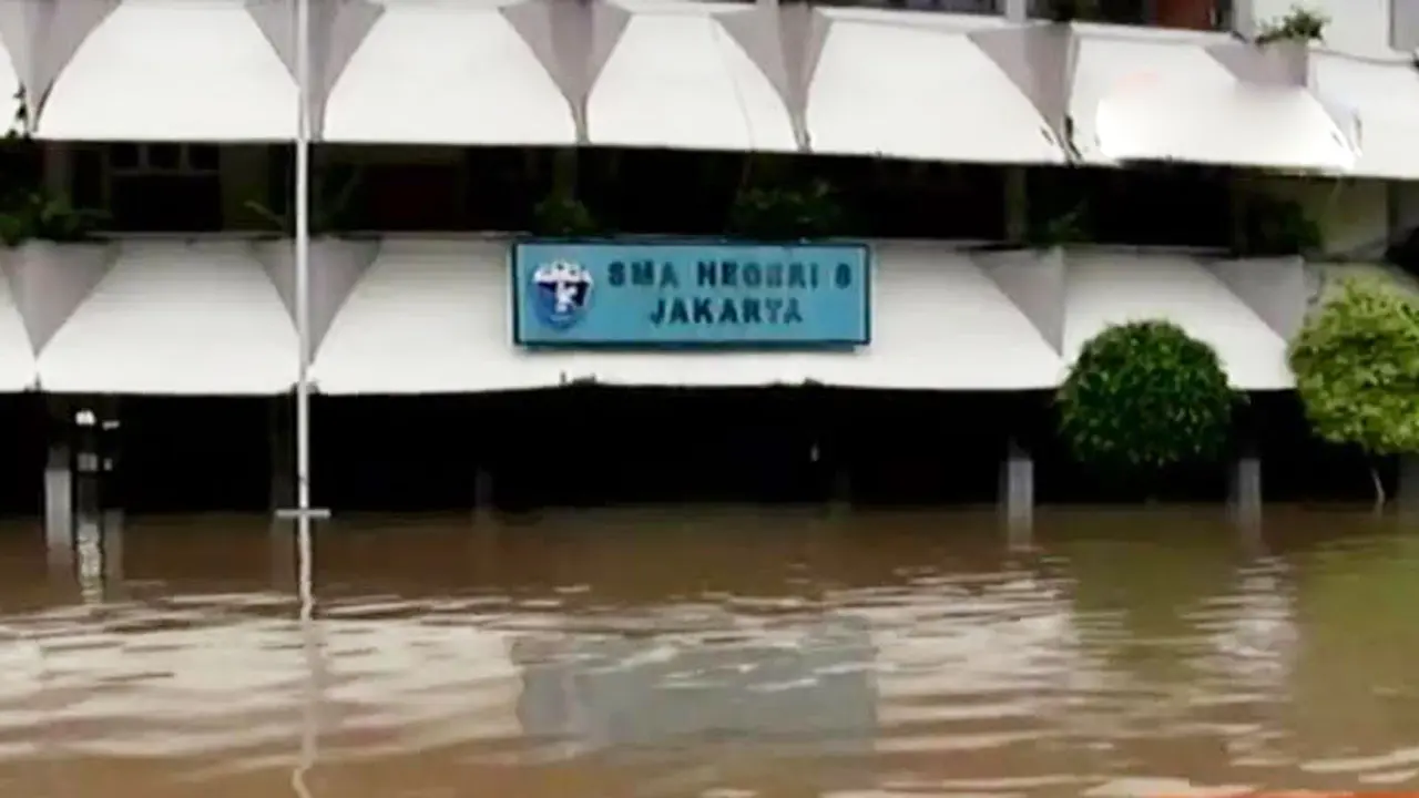 Sungai Ciliwung Meluap