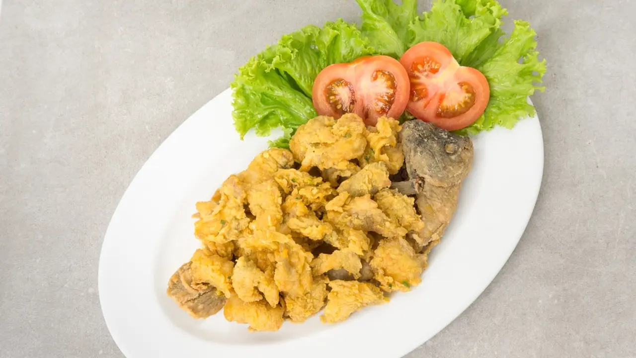 ikan fillet goreng saus telur asin salted egg