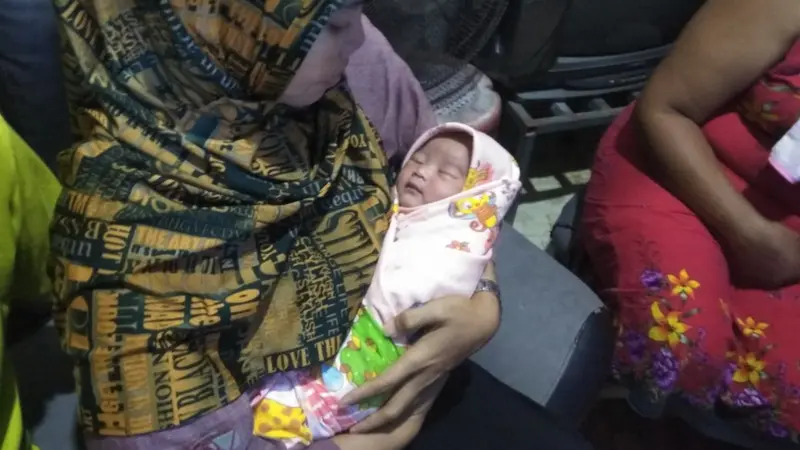 Kisah Bayi Temuan di Teras Rumah Jadi Rebutan Warga