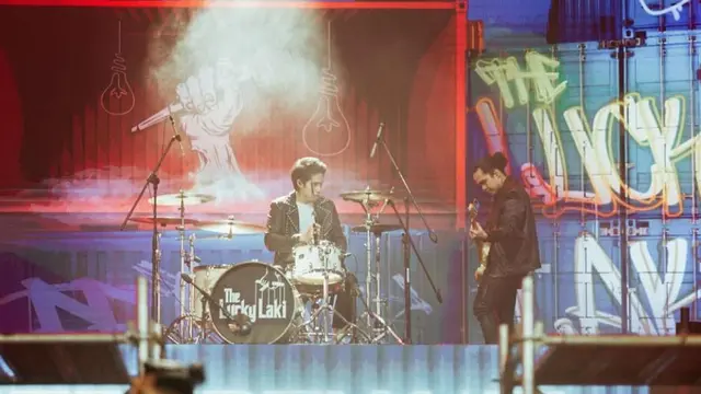 Potret  Al, El, dan Dul saat The Lucky Laki Manggung (credit: https://www.instagram.com/duljaelani/ dan https://www.instagram.com/111th_/)