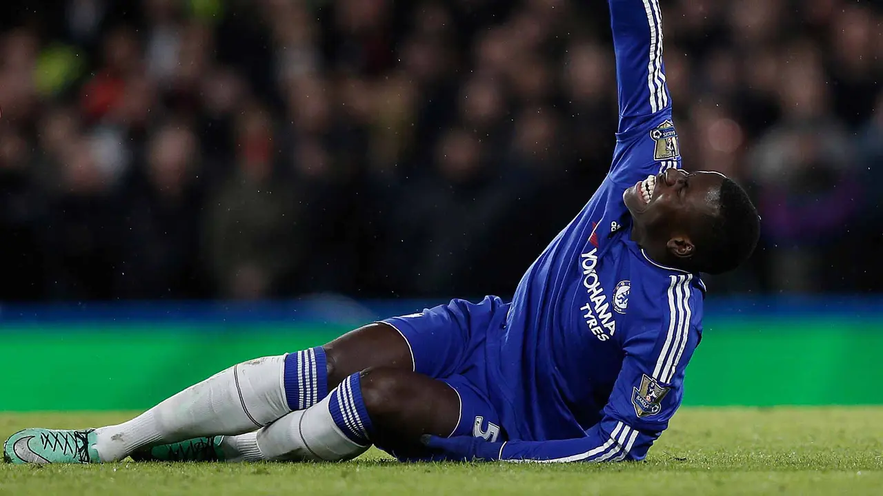 Gagal Mendarat dengan Sempurna, Bek Muda Chelsea Alami Cedera