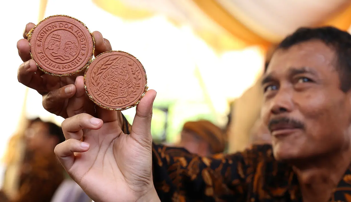 Para undangan yang hadir mendapat souvenir dari keluarga Selvi Ananda (Galih w. Satria/bintang.com)
