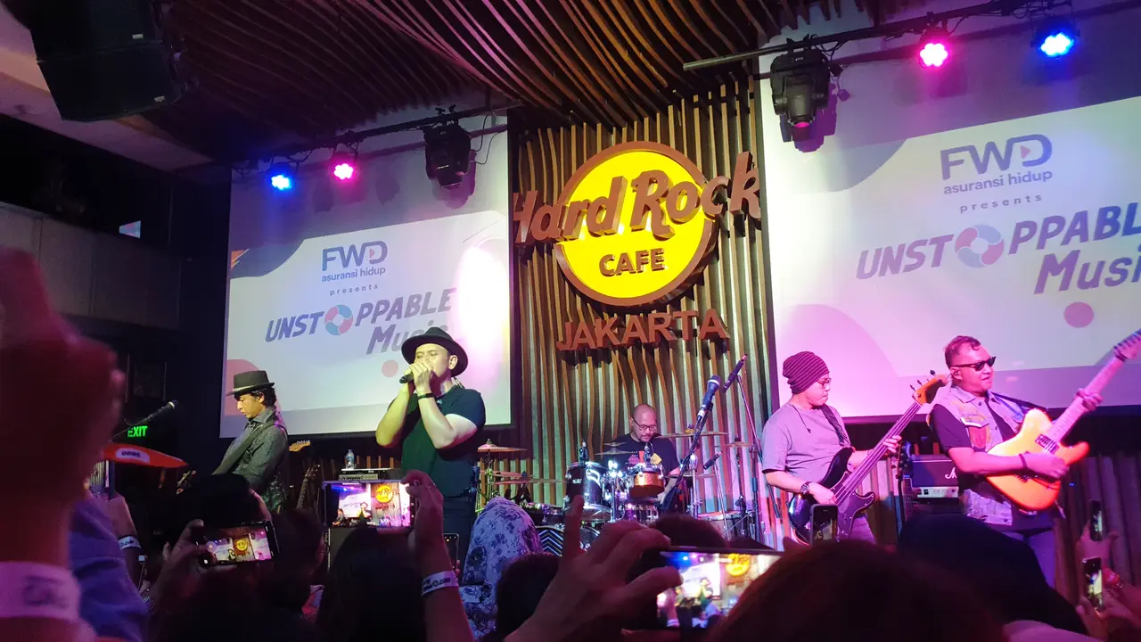 Nyanyikan 13 Lagu, Padi Reborn Sukses Hibur Pecinta Musik di FWD Unstoppable Music