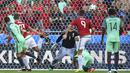 Gol ke-7 dan ke-8 Cristiano Ronaldo dicetak pada laga terakhir grup F Euro 2016 melawan Hungaria di Parc Olympic Lyonnais, Lyon (22/6/2016). Gol terjadi di menit ke-50 dan 62 yang membawa Portugal bermain imbang 3-3. Portugal lolos ke babak 16 besar sebagai peingkat 3 terbaik. (Foto: AFP/Joe Klamar)