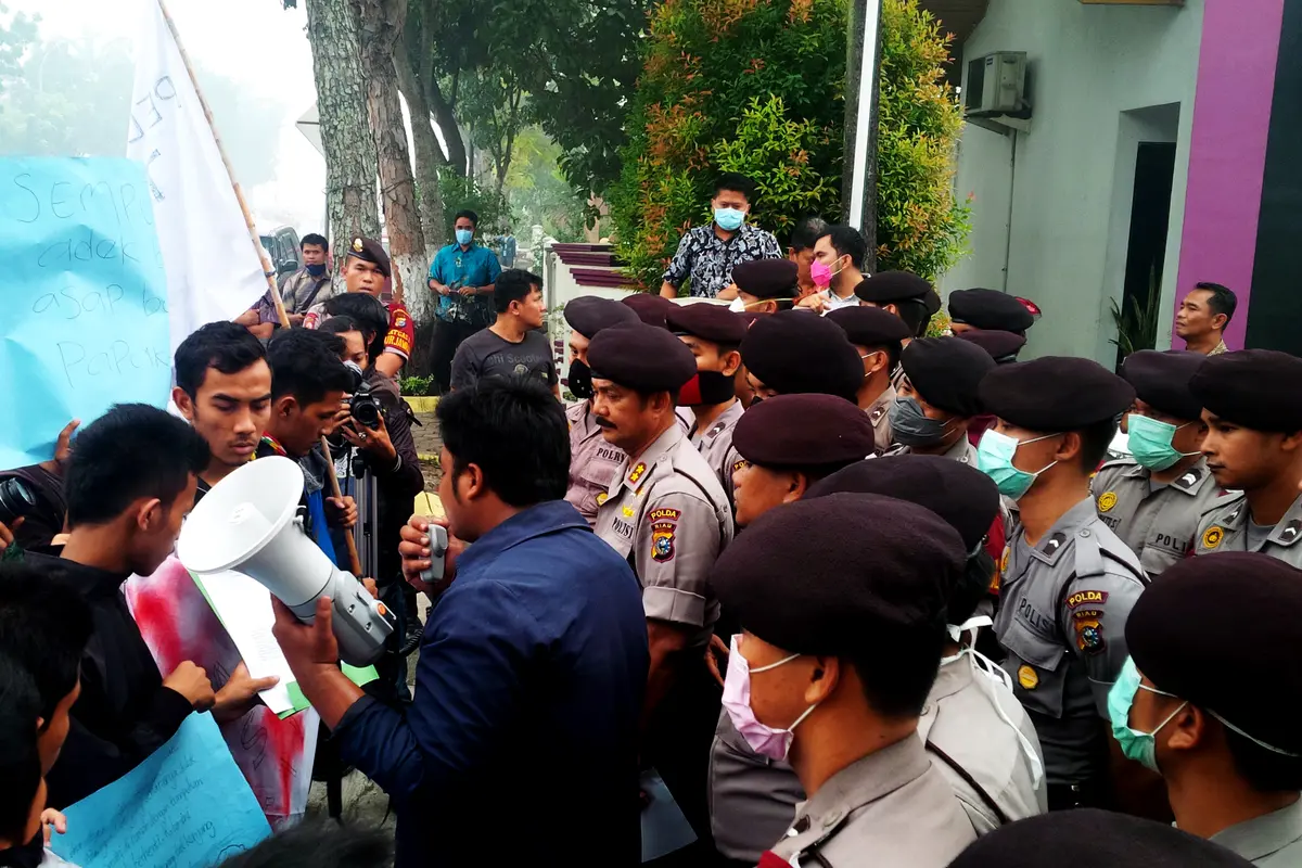 Pembakar lahan dan hutan