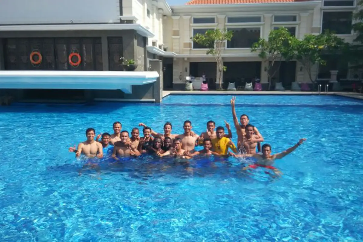 Menang di Laga Perdana,Semen Padang Ceria di Kolam Renang