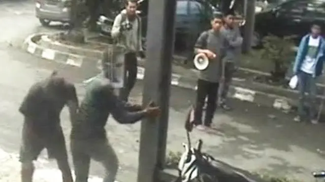 Unjuk Rasa Ricuh di Tasikmalaya Akibat UN Tertunda