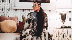 Rambut hitam panjang Agnez Mo beberapa tahun lalu sempat mencuri perhatian netizen. Pasalnya, penampilannya ini terlihat begitu berbeda dibandingkan sebelumnya. (Liputan6.com/IG/@agnezmo)