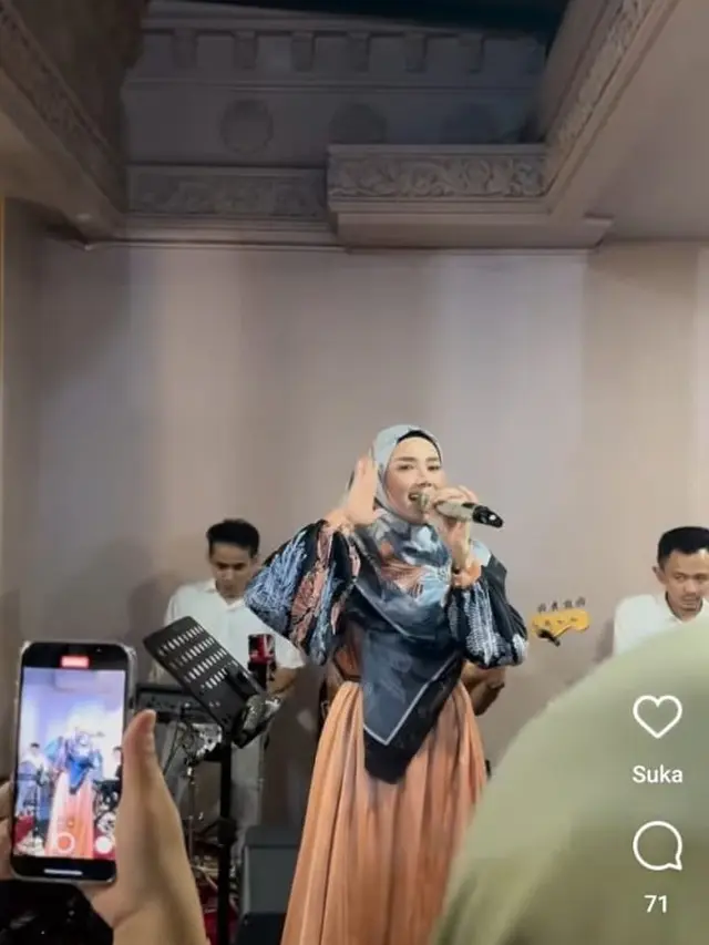 Potret Mulan Jameela di ulang tahun Anang (Sumber: Instagram/@mulanjameela1)