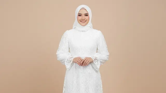 Model Baju Nuansa Putih Clean dan Classy untuk Sungkeman. AI