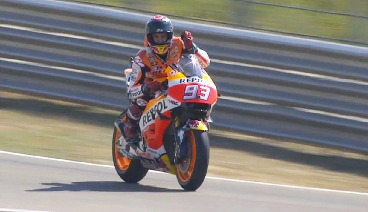 Pebalap Repsol Honda, Marc Marquez, finis pertama dalam balapan MotoGP Aragon di Sirkuit Aragon, Spanyol, Minggu (25/9/2016). (Bola.com/Twitter/MotoGP)