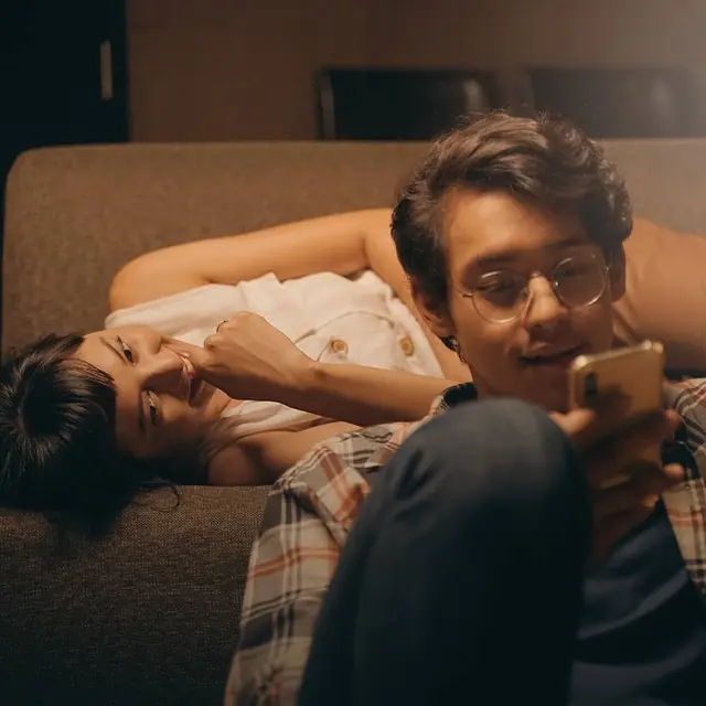 7 Potret Aurelie Moeremans dengan Ardhito Pramono yang Main Film Bareng