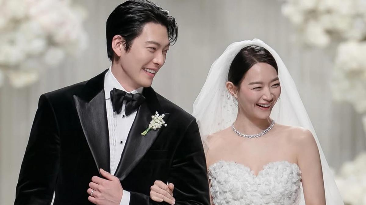 Potret Dekorasi dan Gaun Pernikahan Shin Min Ah dengan Kim Woo Bin, Detail Mewah