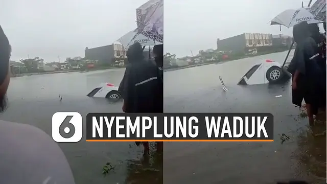 VIDEO: Viral Mobil Nyemplung di Waduk