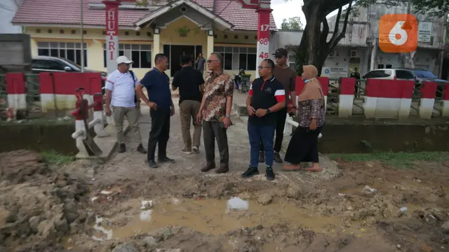 Tinjau Lokasi Pemasangan Pipa