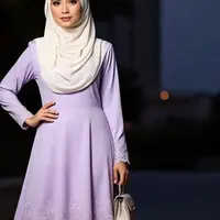 Ilustrasi Long Dress Ungu Muda (Sumber Gambar: Meta AI)