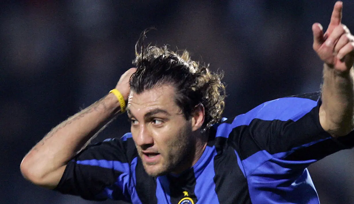 4. Christian Vieri - Salah satu striker terbaik asal Italia ini juga kerap pindah-pindah klub. Tercatat ada sekitar 13 klub yang pernah diperkuat Christian Vieri sepanjang kariernya. (AFP/Carlo Baroncini)