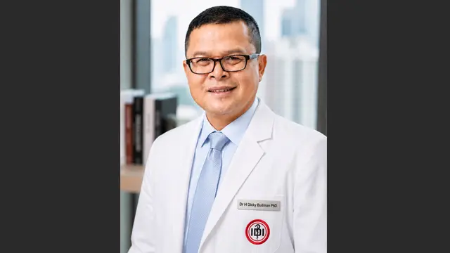 Pengurus Besar Ikatan Dokter Indonesia (PB IDI) Bidang Riset dan Pengembangan Keilmuan Kedokteran, Dicky Budiman
