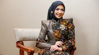 Ketua Dekranasda Kabupaten Pulau Taliabu, Hj. Zahra Yolanda Aliong Mus. (&copy;Muhammad Akrom Sukarya/Fimela.com)