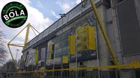 Bagian luar markas Borussia Dortmund, Signal Iduna Park.  (Bola.com / Aditya Wicaksono)