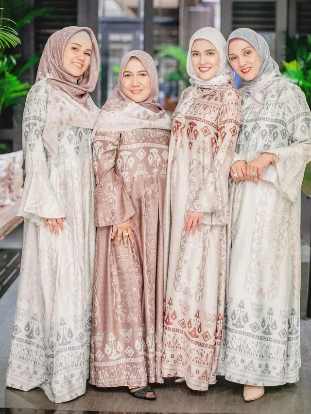 10 Potret Shandy Aulia dengan Keluarga, Tetap Kompak Meski Beda Agama