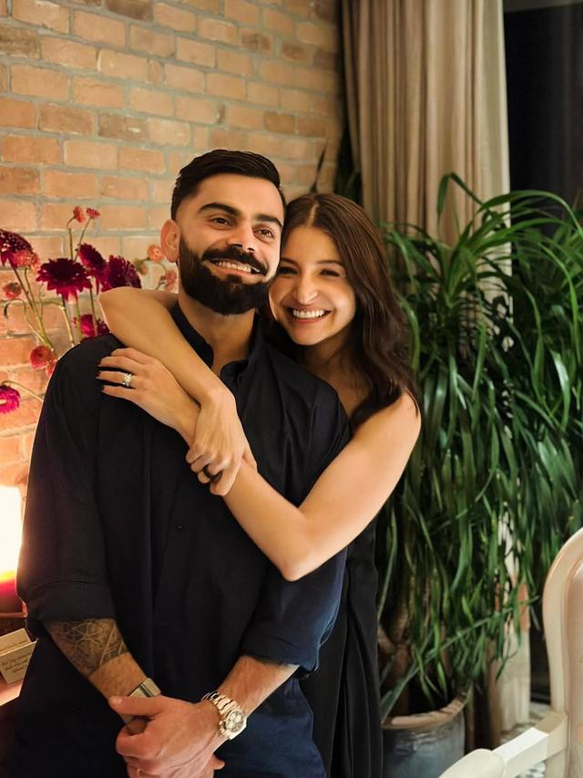 Nikahi Atlet Kriket, Ini 6 Potret Mesra Anushka Sharma dan Virat Kohli