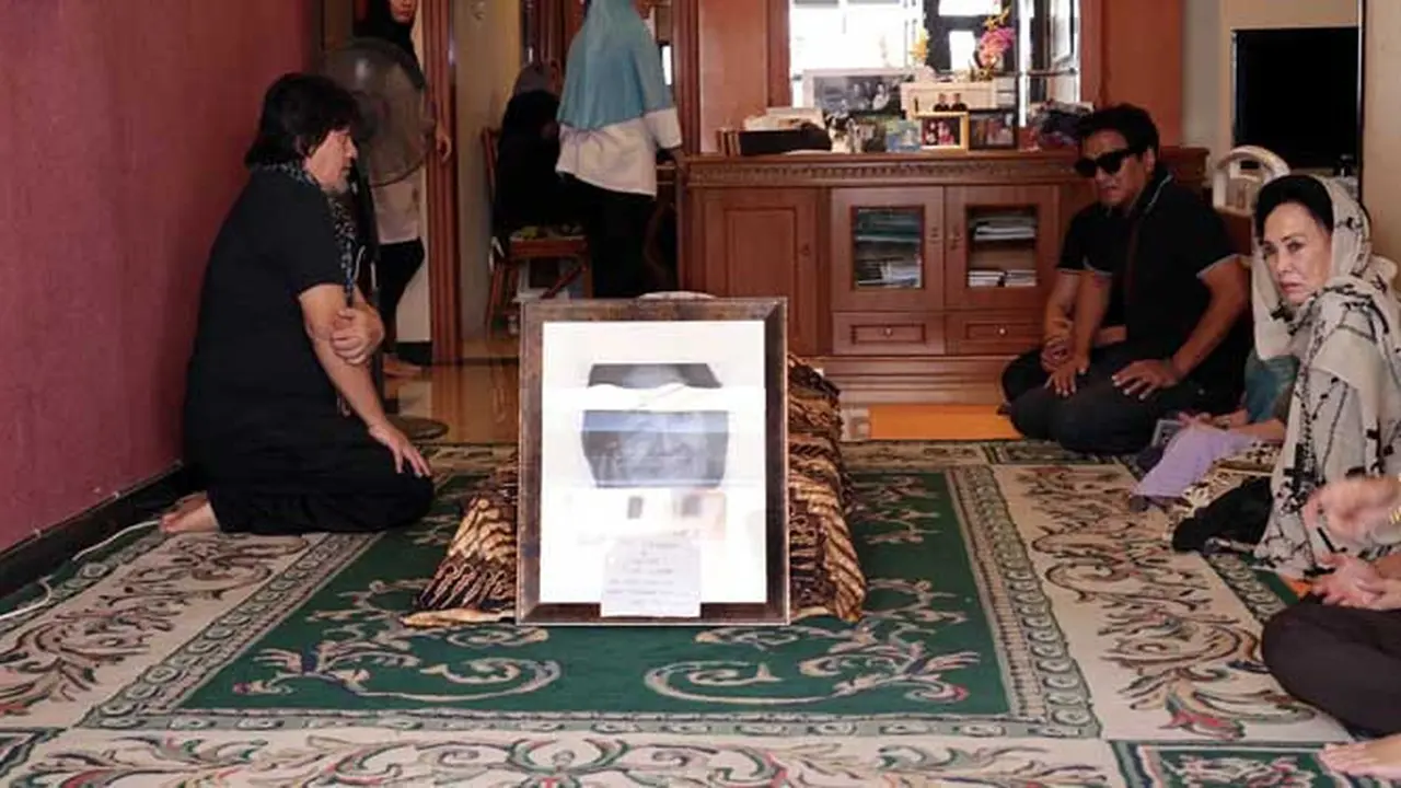 [Bintang] Ibunda Mira Lesmana Meninggal