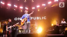 Grup band One Republic tampil pada Woke Up Fest 2023 di Istora Senayan, Jakarta, 25 Februari 2023. Band beraliran pop rock asal Amerika Serikat tersebut tampil memukau dengan membawakan sejumlah lagu di antaranya Secrets dan Good Life dari album Waking Up. (Kapanlagi.com/Bambang E. Ros)