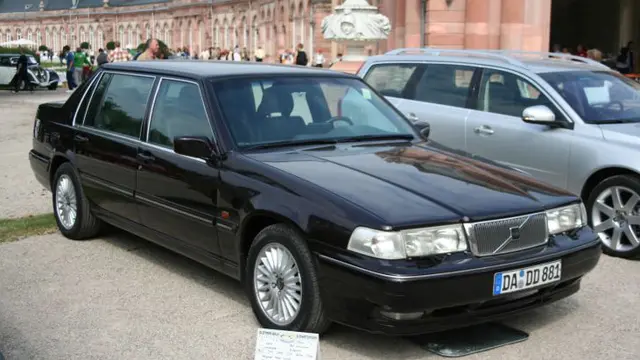 Adu Nyaman 3 Sedan Kabinet Indonesia