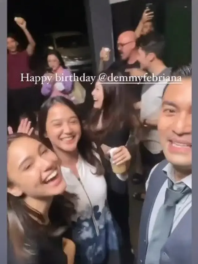 Demmy Febriana Rayakan Ulang Tahun Bareng Pemain Love Story The Series (Foto: Instagram/@anjasmara)