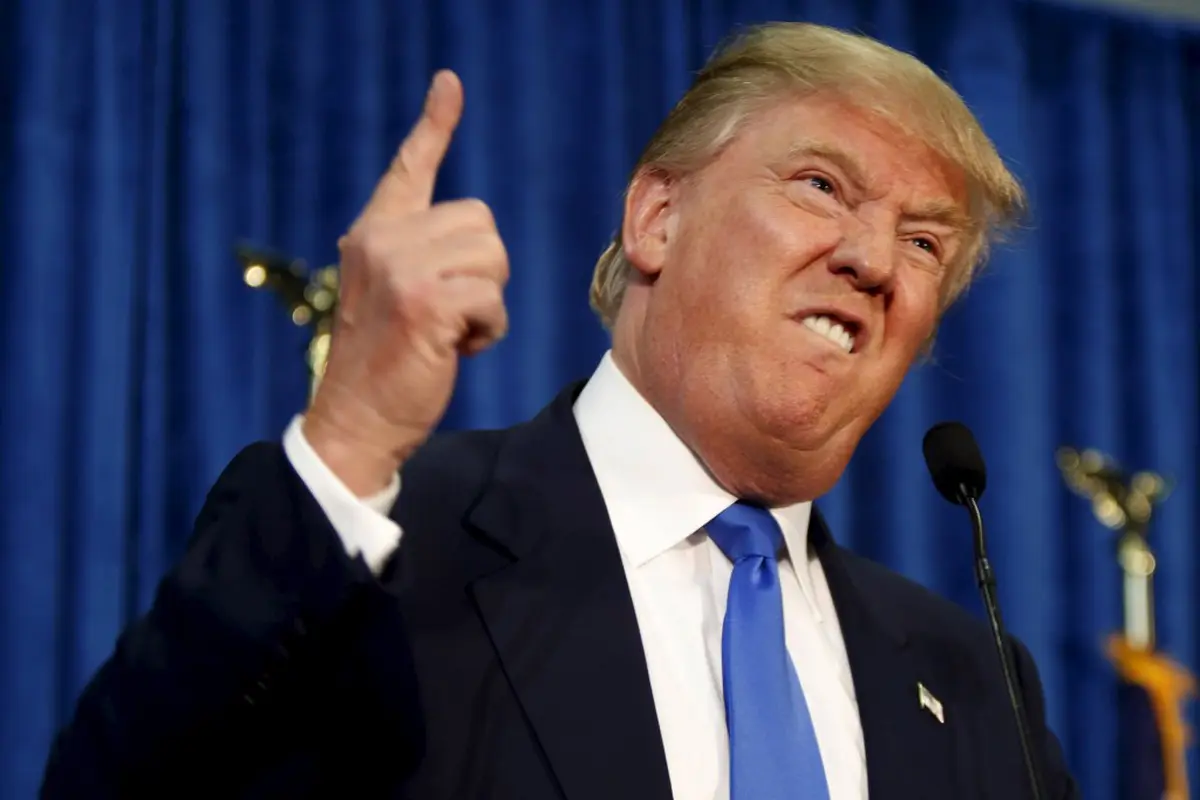 OMG! Donald Trump Ada di Celana Dalam Menstruasi Wanita!
