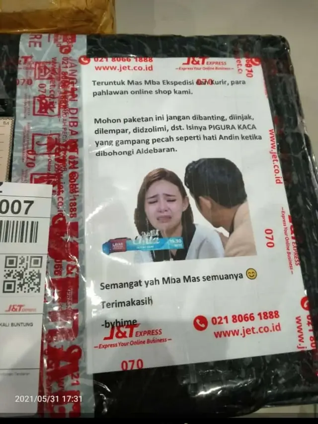 10 Tulisan Imbauan di Paket Ini Kocak Sekaligus Bikin Geleng Kepala