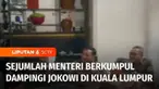 Di sela-sela mendampingi kunjungan kerja Presiden di Kuala Lumpur, Malaysia. Sejumlah menteri menyempatkan diri untuk berkumpul sambil bersenda gurau di sebuah restoran.