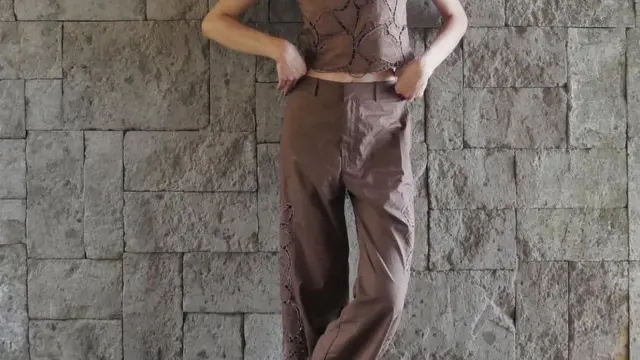 Potret fashion Mikha Tambayong yang bisa jadi inspirasi. (credit:instagram.com/miktambayong)