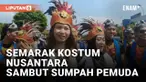 Ribuan warga Tegal tumpah ruah di alun-alun kota tersebut. Mereka menari meriahkan peringatan Hari Sumpah Pemuda dengan mengenakan berbagai pakaian tradisional.