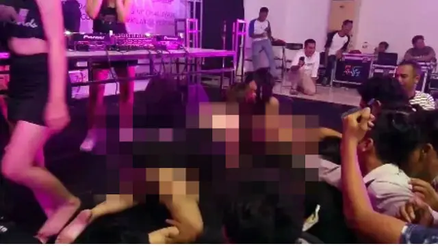 Tarian Erotis di Gedung Wanita Banyuwangi