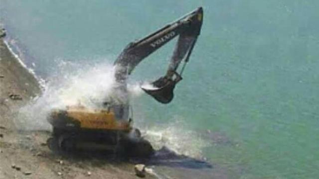 Kelewat Kreatif, 7 Cara Paling Nyeleneh Melawan Hawa Panas