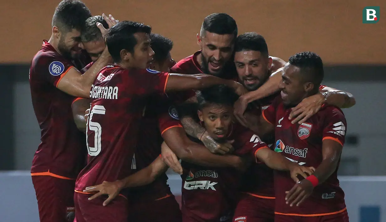 Persebaya Surabaya yang belum dapat menurunkan legiun asingnya akibat tersandung aturan vaksinasi harus mengakui keunggulan Borneo FC Samarinda 1-3 dalam laga pekan pertama BRI Liga 1 2021/2022 di Stadion Wibawa Mukti, Cikarang, Sabtu (4/9/2021). (Foto: Bola.com/Bagaskara Lazuardi)