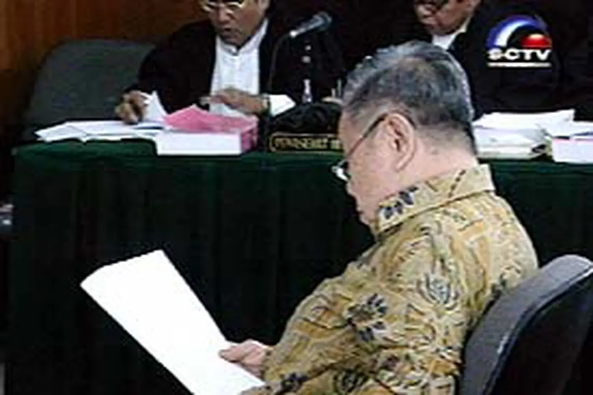 120802bSidang_Bulog.jpg