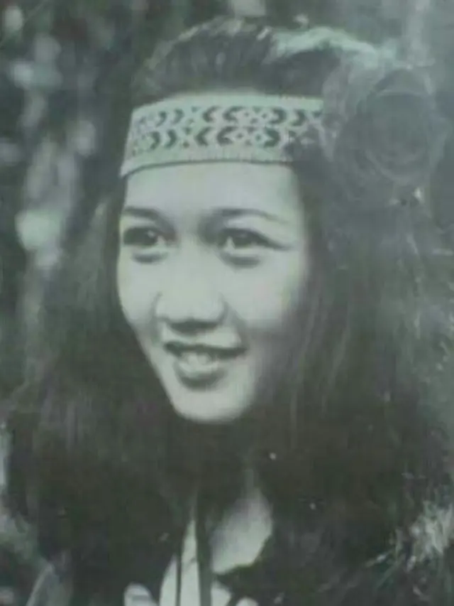 6 Potret Lawas Yati Surachman, Bukti Cantik Sedari Dulu