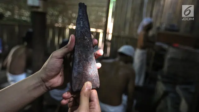 Membuat Keris di Banyumas