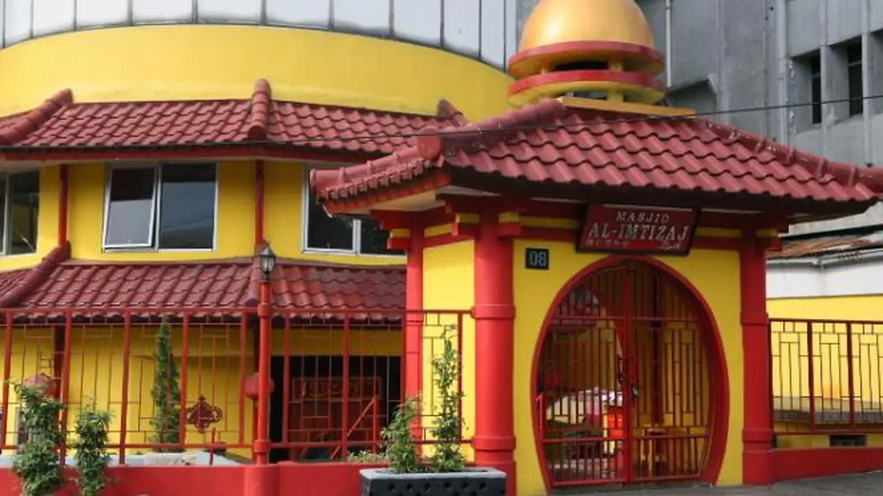 3 Masjid di Bandung Ini Punya Gaya Arsitektur yang Unik