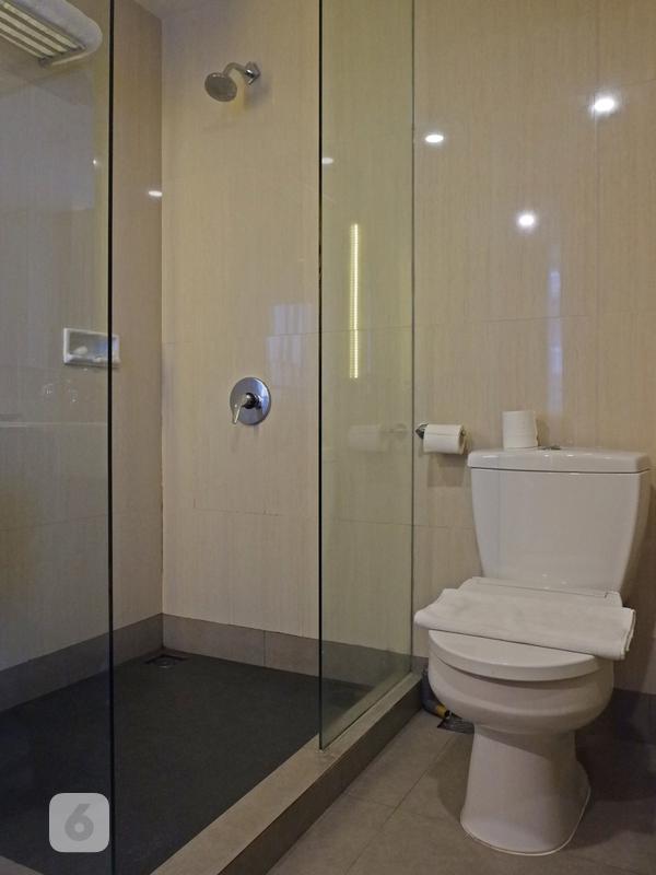 Bathroom di eL Hotel Royale Jakarta, Kelapa Gading. (Liputan6.com/Asnida Riani)