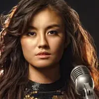 Agnez Mo mengaku bahwa para dancernya adalah keluarga yang selalu menemaninya, bukan hanya untuk memeriahkan penampilan Agnez Mo, para dancernya itu sering berkumpul dengan Agnez Mo untuk menghabiskan waktu luang.