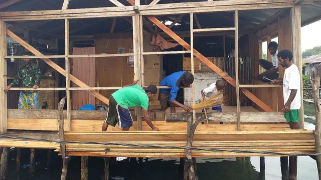 Kementerian PUPR menyalurkan Program Bantuan Stimulan Perumahan Swadaya (BSPS) atau bedah rumah untuk 4.114 unit rumah di Papua. (Kementerian PUPR)