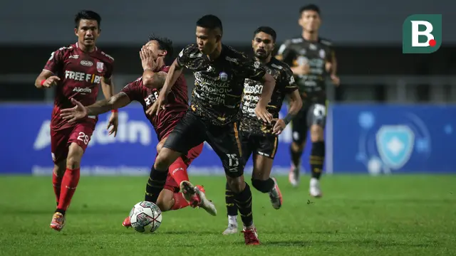 Foto: Dua Gol Irfan Bachdim Bawa Persis Solo Juara Liga 2 2021 usai Bungkam Rans CiLegon FC 2-1