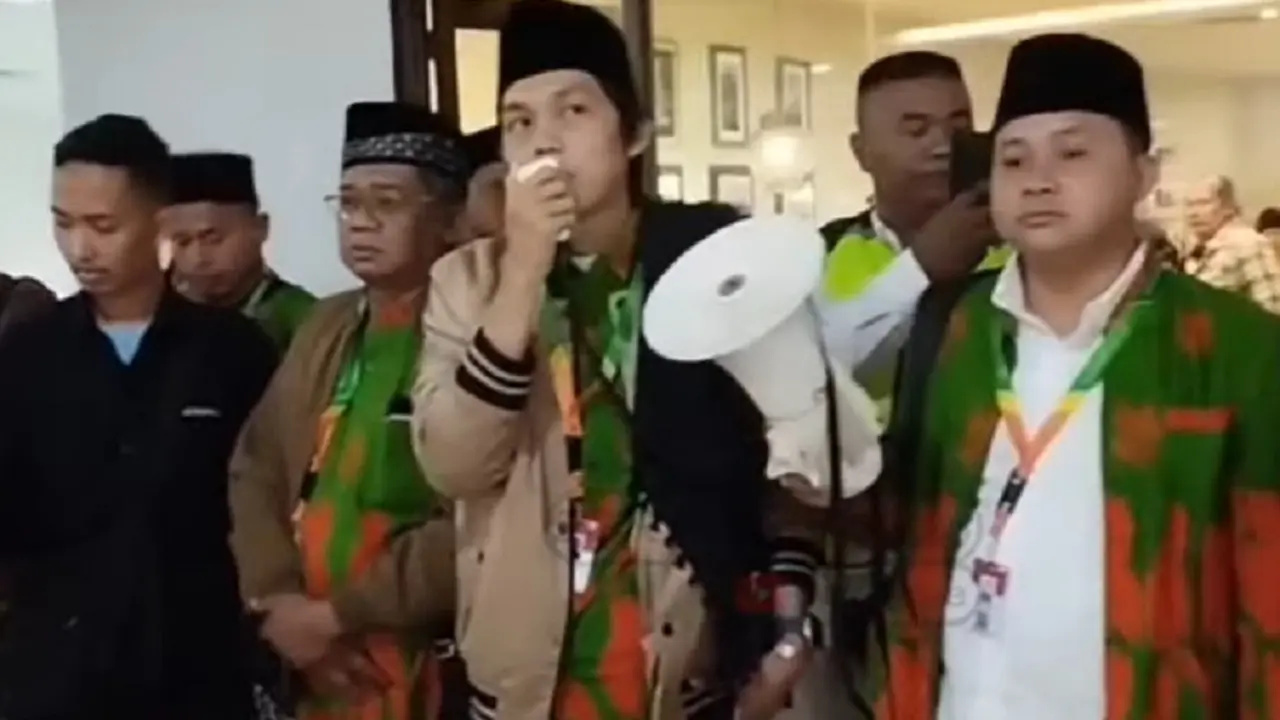 Gus Iqdam memberikan ceramah singkat (Tangkap Layar YouTube)