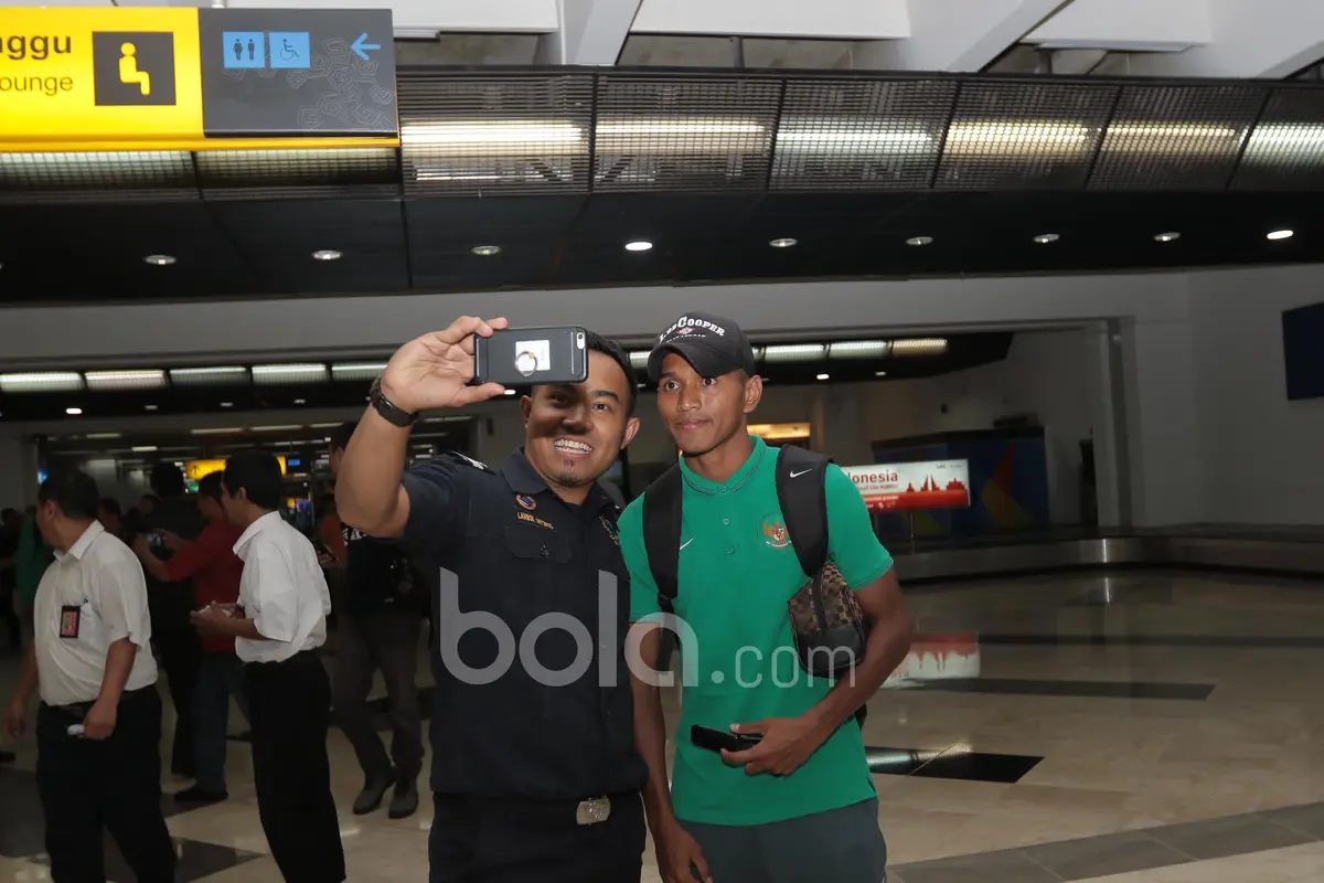 Dari Bandara Hingga Istana Timnas Indonesia Diajak Foto Bersama dan Selfie