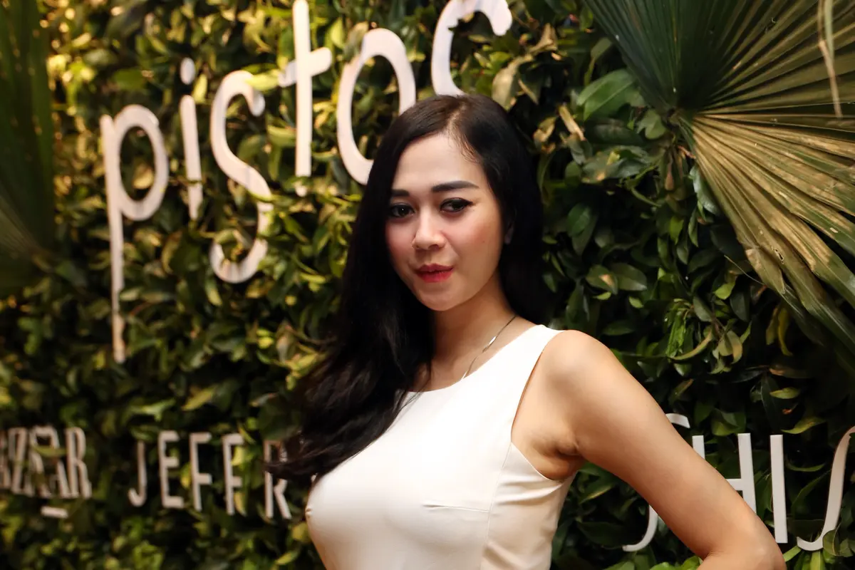 [Bintang] Aura Kasih
